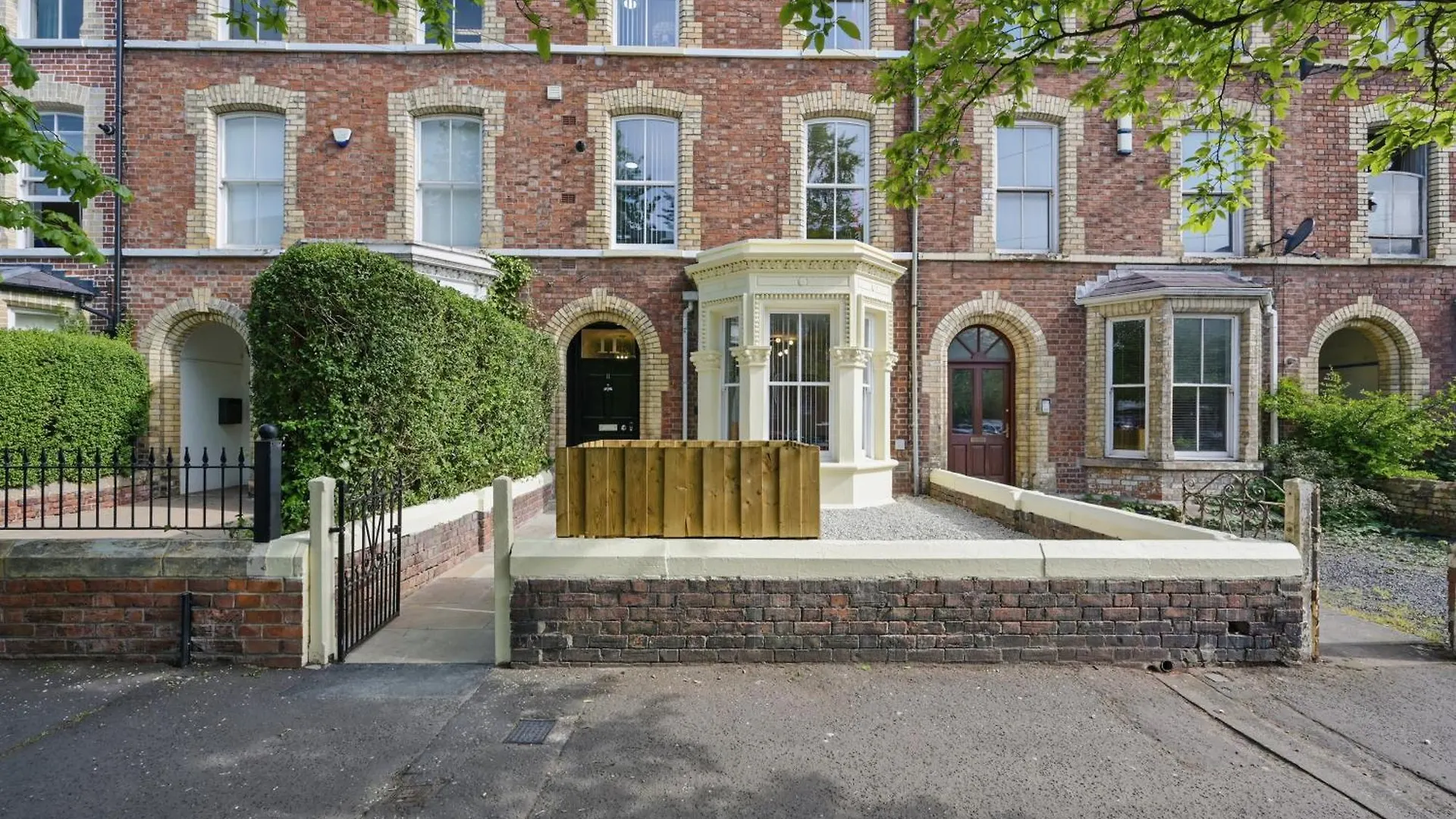 Central Flat 4 Bedroom, 2 Bathroom, 2X Parking - Staybynumbers Belfast Appartamento