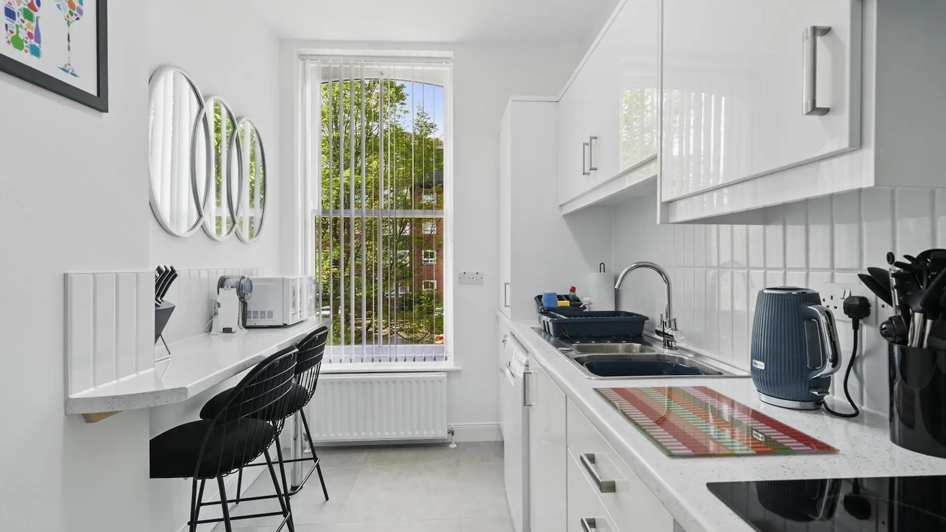 Appartamento Central Flat 4 Bedroom, 2 Bathroom, 2X Parking - Staybynumbers Belfast