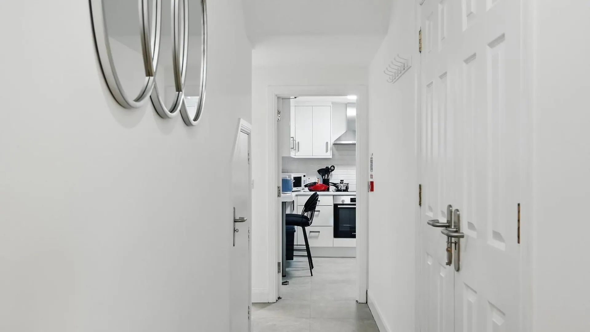 Appartamento Central Flat 4 Bedroom, 2 Bathroom, 2X Parking - Staybynumbers Belfast