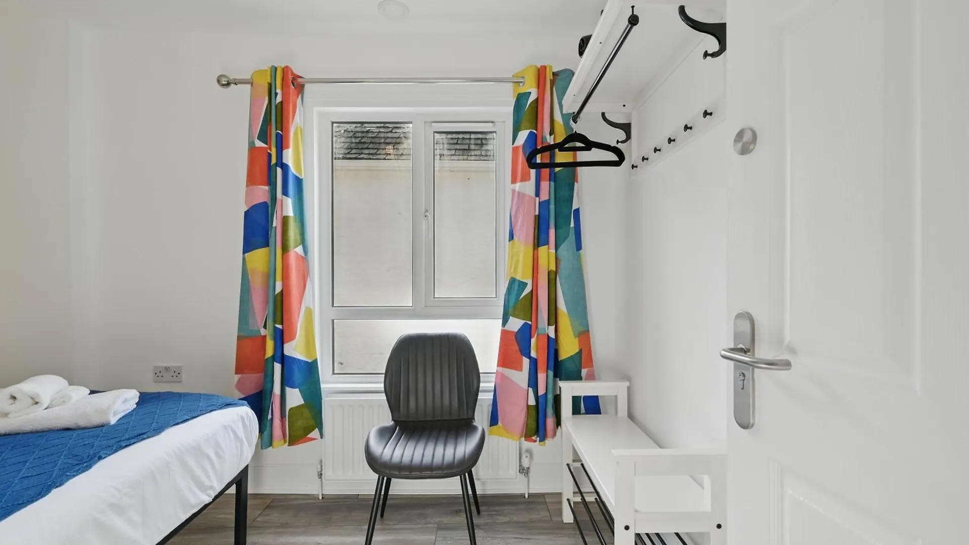 Appartamento Central Flat 4 Bedroom, 2 Bathroom, 2X Parking - Staybynumbers Belfast