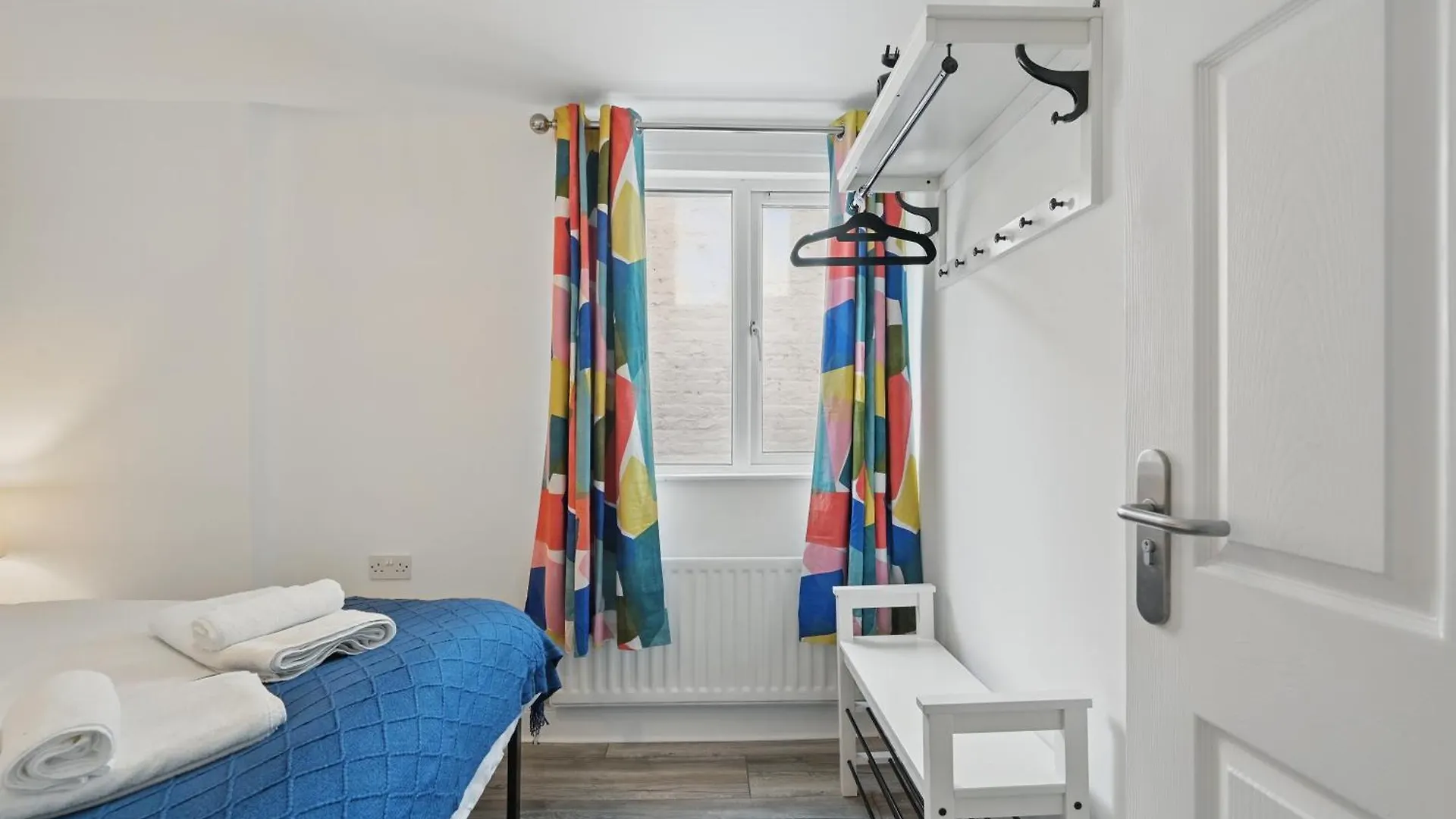 Appartamento Central Flat 4 Bedroom, 2 Bathroom, 2X Parking - Staybynumbers Belfast