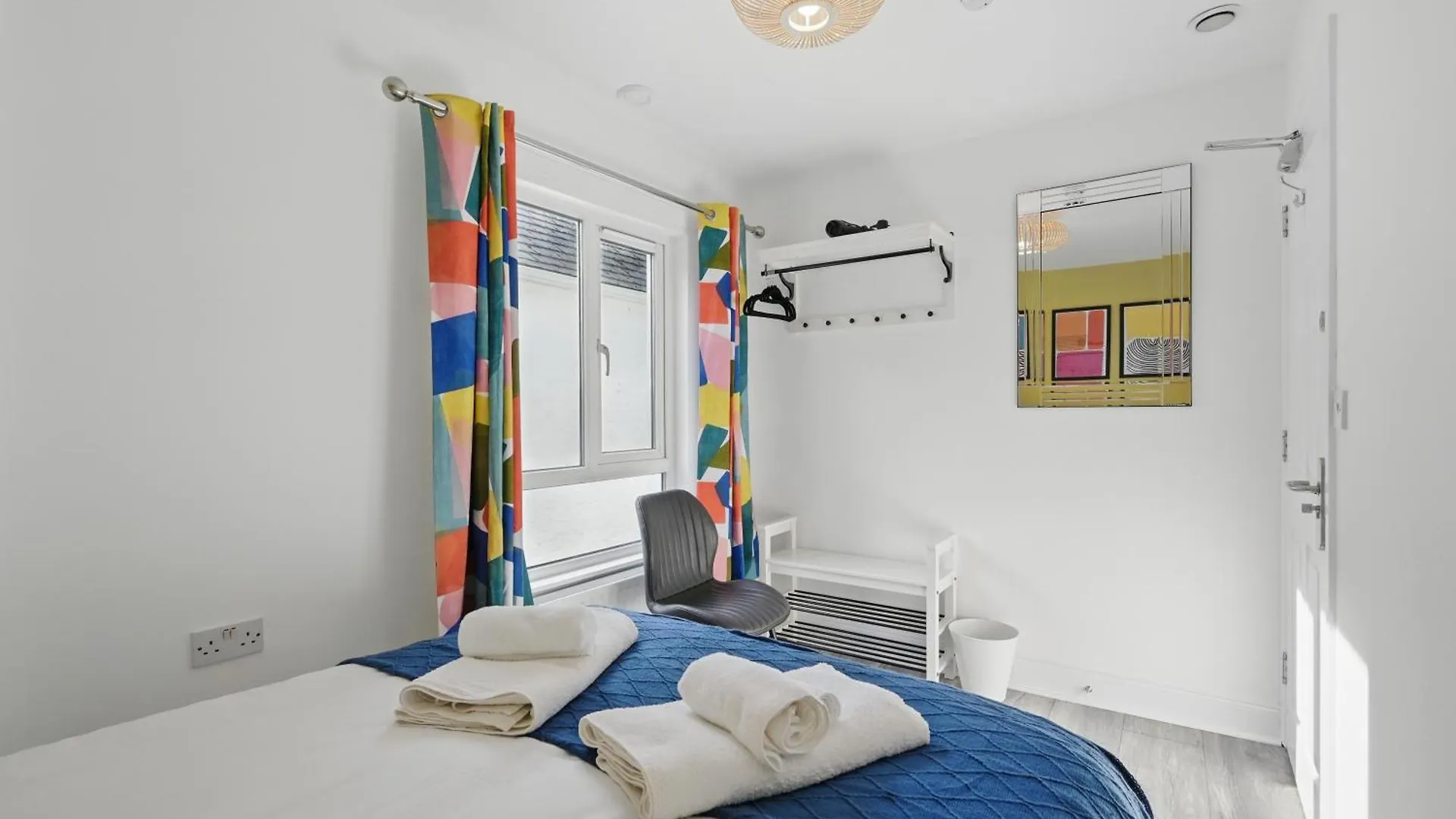 Appartamento Central Flat 4 Bedroom, 2 Bathroom, 2X Parking - Staybynumbers Belfast Regno Unito