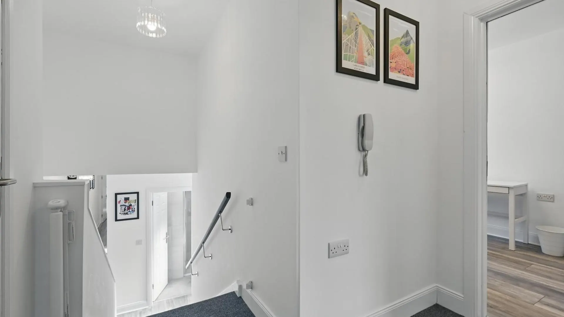 Central Flat 4 Bedroom, 2 Bathroom, 2X Parking - Staybynumbers Belfast