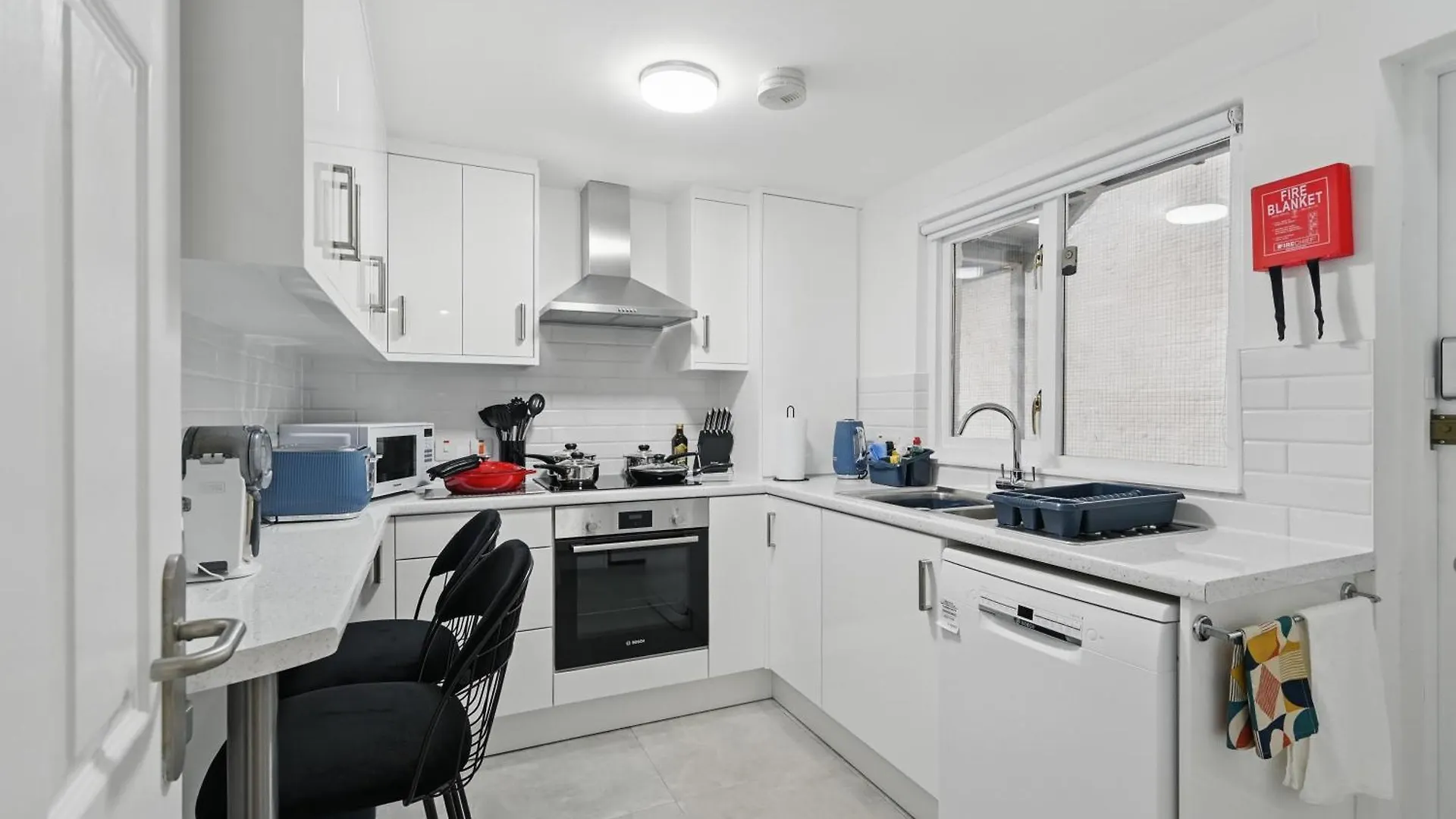 Central Flat 4 Bedroom, 2 Bathroom, 2X Parking - Staybynumbers Belfast 0*,  Royaume-Uni