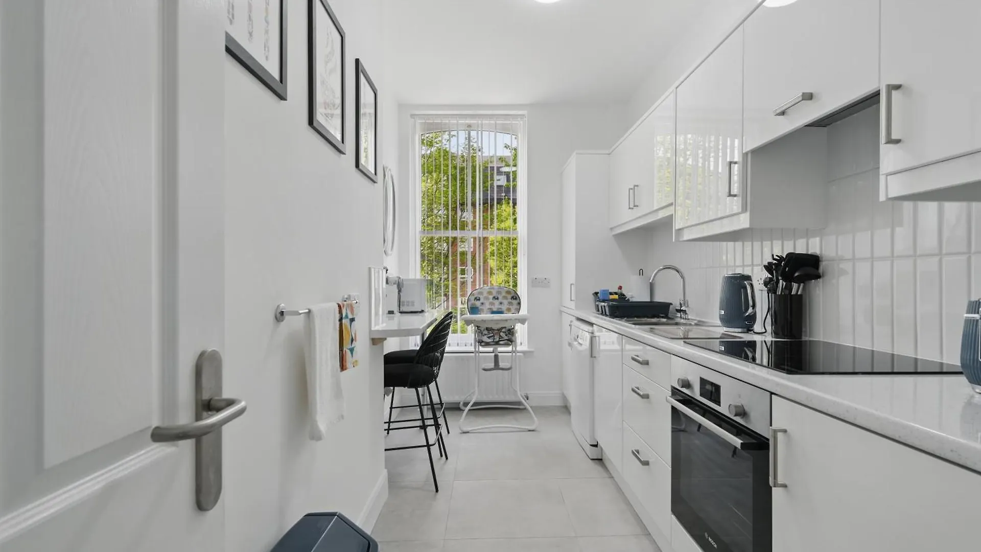 Central Flat 4 Bedroom, 2 Bathroom, 2X Parking - Staybynumbers Belfast Royaume-Uni