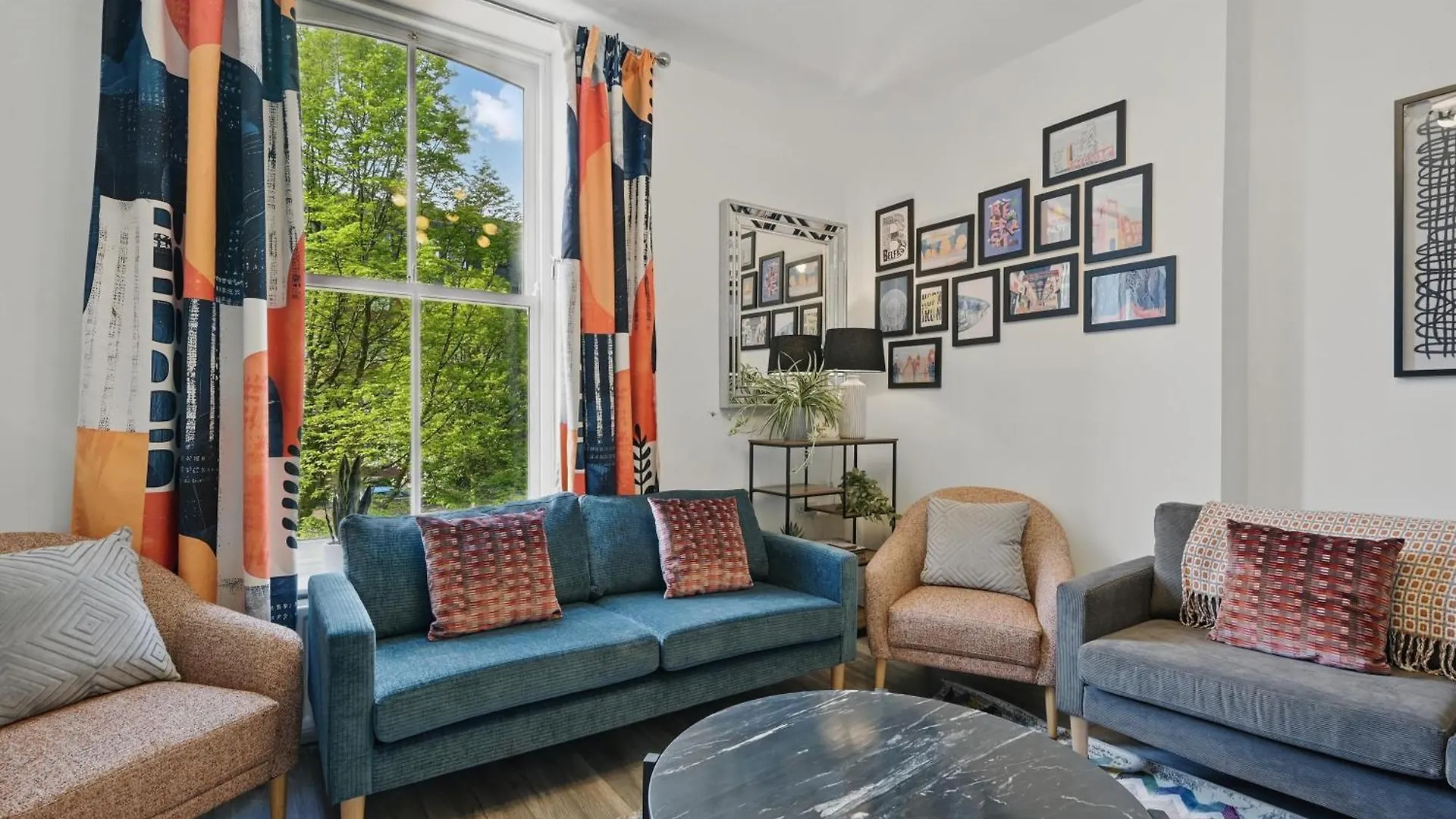 Central Flat 4 Bedroom, 2 Bathroom, 2X Parking - Staybynumbers Belfast 0*,
