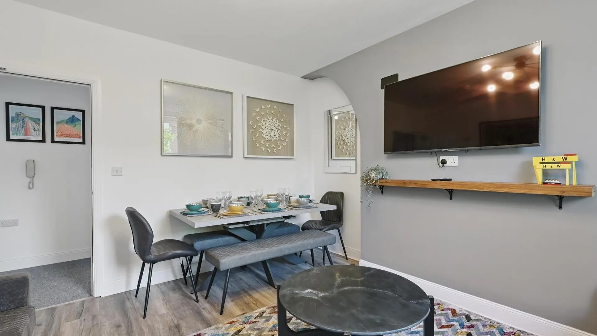Central Flat 4 Bedroom, 2 Bathroom, 2X Parking - Staybynumbers Belfast 0*,  Royaume-Uni